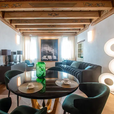 Palazzo Reggiani - Lorenzo De Medici Apartmán *